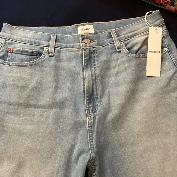 HUDSON NOA Mid Rise Straight Crop (NWT) 32/14 - Picture 2 of 7